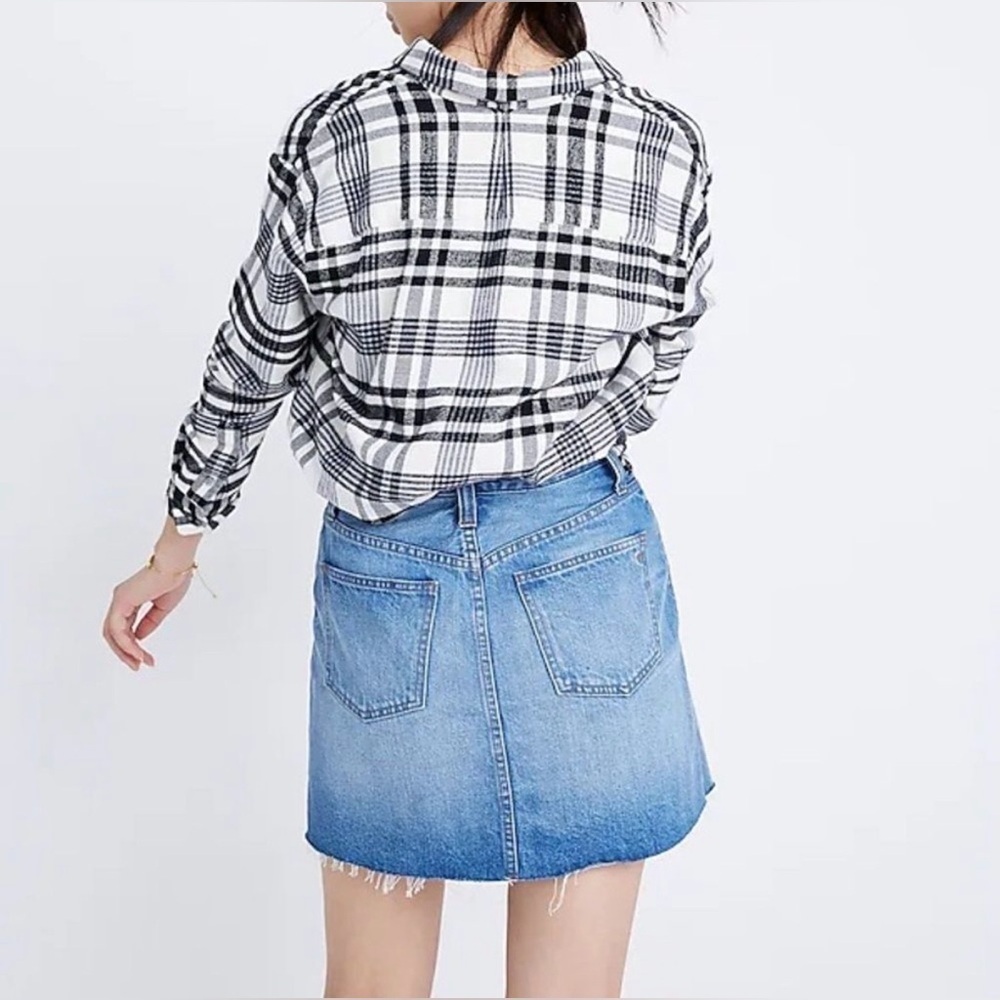 Madewell Rigid Denim A lined mini skirt in Leandra Wash Size 24 (#3)
